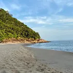Bela Casa Totalmente Nova Com Piscina 300M Da Praia